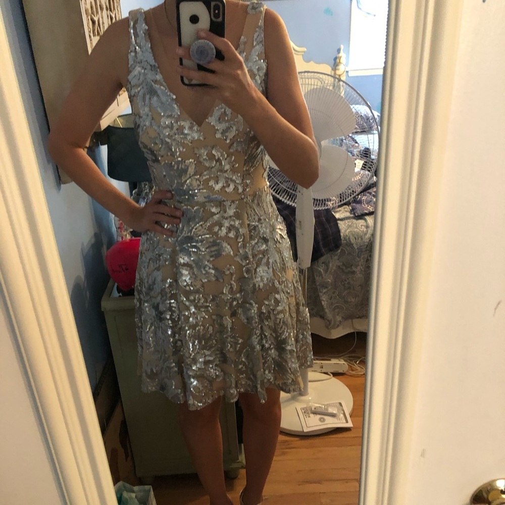 Badgley mischka silver sequin cocktail dress